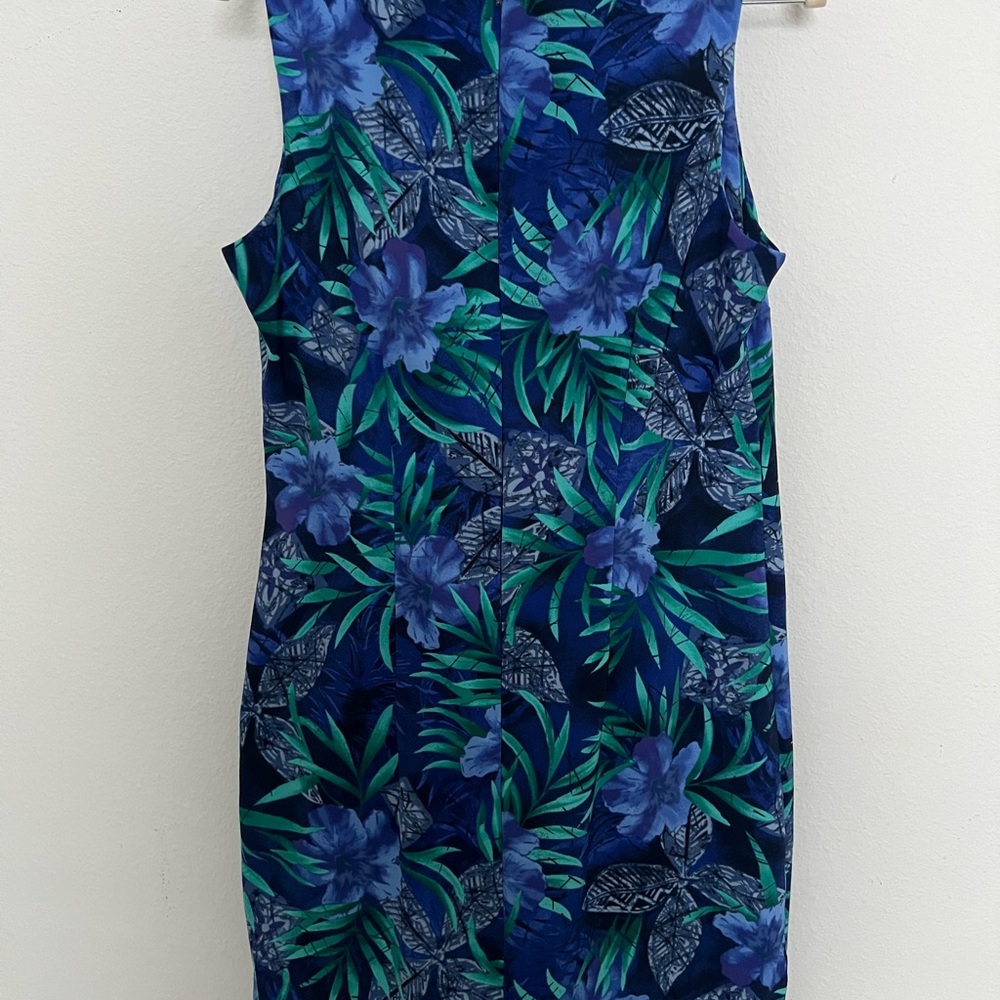 Gorgeous floral sleeveless shift blues and greens AGB size 12 - Picture 3 of 6